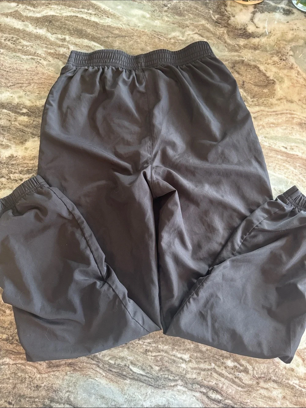 Jordan Youth Gray Crewneck Sweatshirt & Black Joggers Set